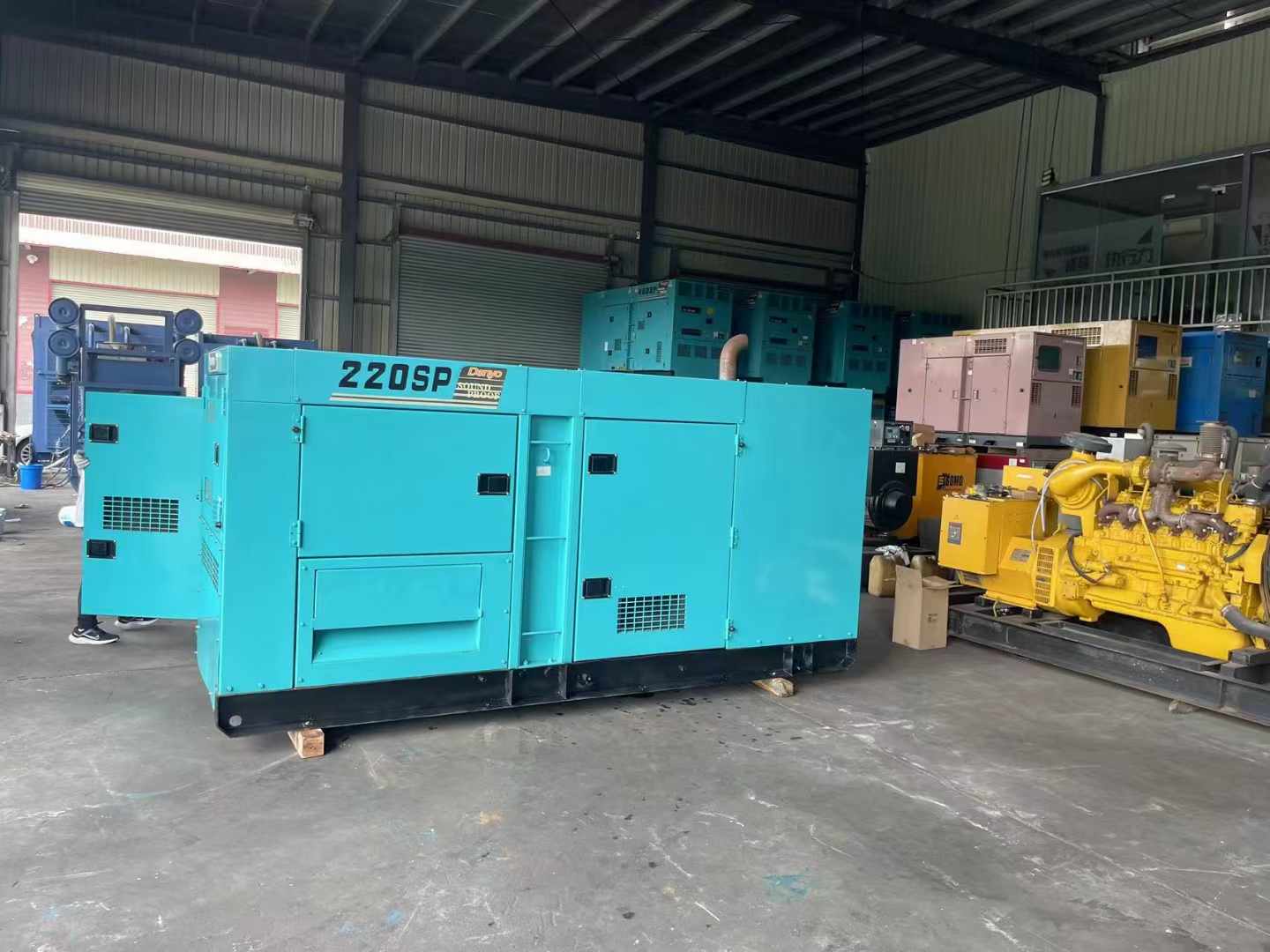 平和800kW 柴油发电机的输出电流波动范围是多少？